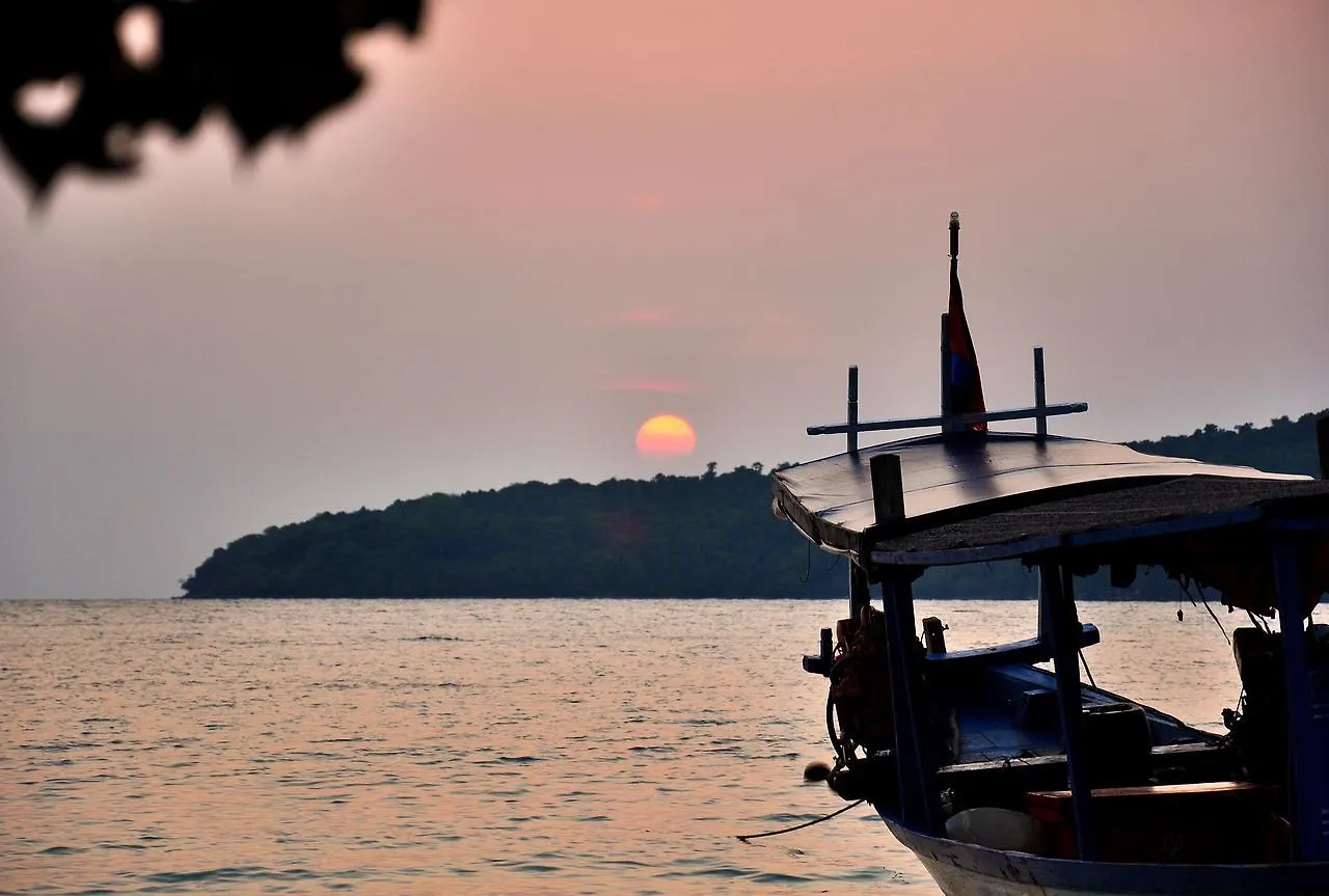 Ten103 Treehouse Bay Hotel Sihanoukville Resort